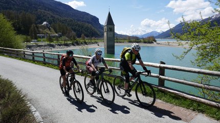 Kirchturm Reschensee Umrundung © Verena Stitzinger Kirchturm Reschensee Umrundung